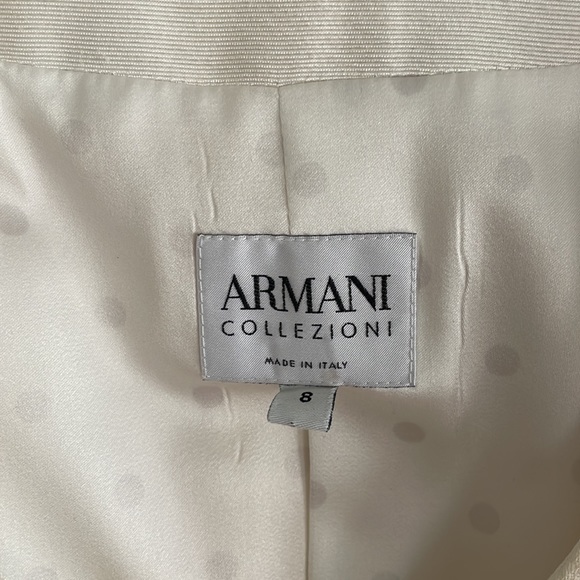 Armani white crepe jacket, size 8 - Picture 2 of 6